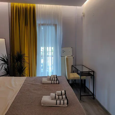 Апартаменты Luxury With King-sized Bed Салоники