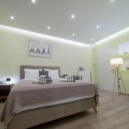 Апартаменты Luxury With King-sized Bed *