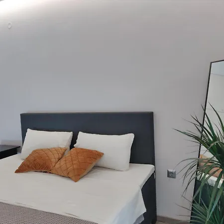 Luxury With King-sized Bed Салоники